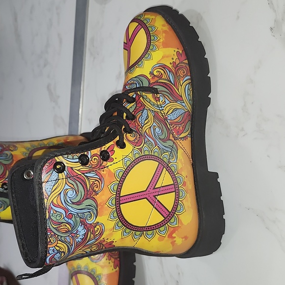 Hippie Peace Love Handcrafted Mandala Boots - Picture 4 of 9